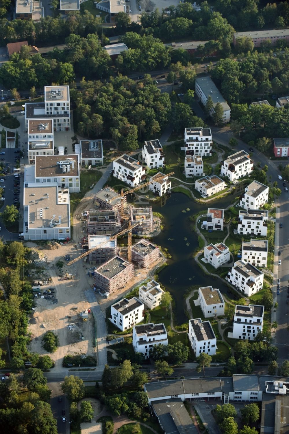 Luftaufnahme Berlin - Baustelle Neubau Wohnanlage Fünf Morgen Dahlem Urban Village der STOFANEL Gruppe in Berlin - Dahlem