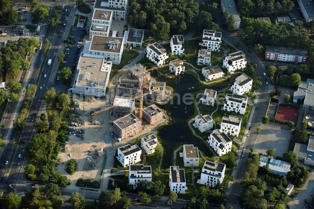 Berlin von oben - Baustelle Neubau Wohnanlage Fünf Morgen Dahlem Urban Village der STOFANEL Gruppe in Berlin - Dahlem