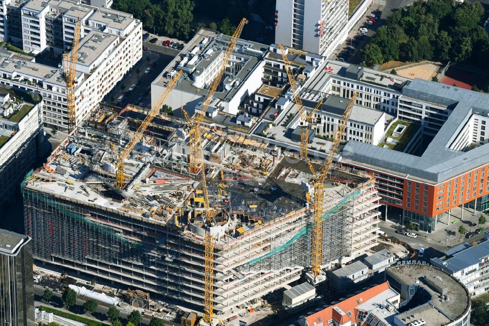 Berlin aus der Vogelperspektive: Baustelle des Neubaus Axel Springer Campus an der Krausenstraße - Schützenstraße in Berlin