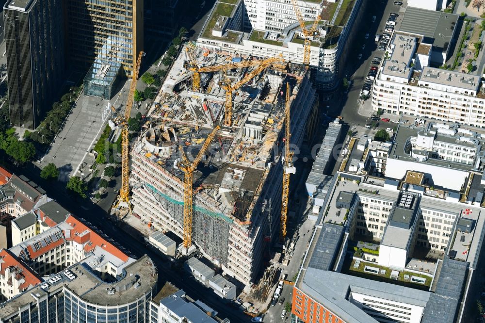 Berlin aus der Vogelperspektive: Baustelle des Neubaus Axel Springer Campus an der Krausenstraße - Schützenstraße in Berlin