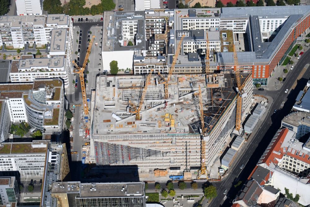 Berlin aus der Vogelperspektive: Baustelle des Neubaus Axel Springer Campus an der Krausenstraße - Schützenstraße in Berlin