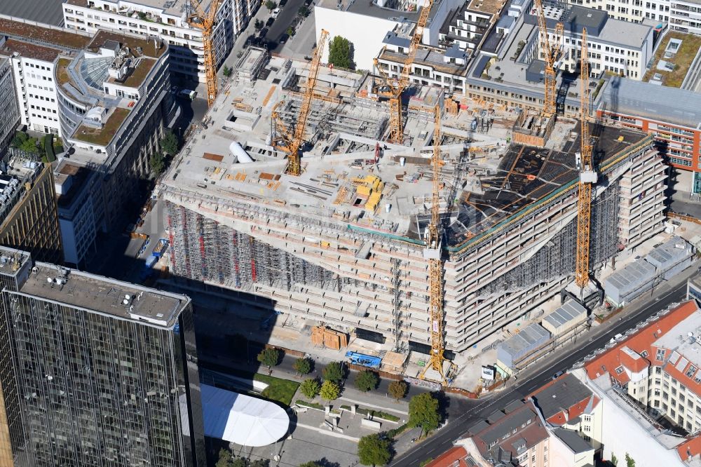 Berlin aus der Vogelperspektive: Baustelle des Neubaus Axel Springer Campus an der Krausenstraße - Schützenstraße in Berlin