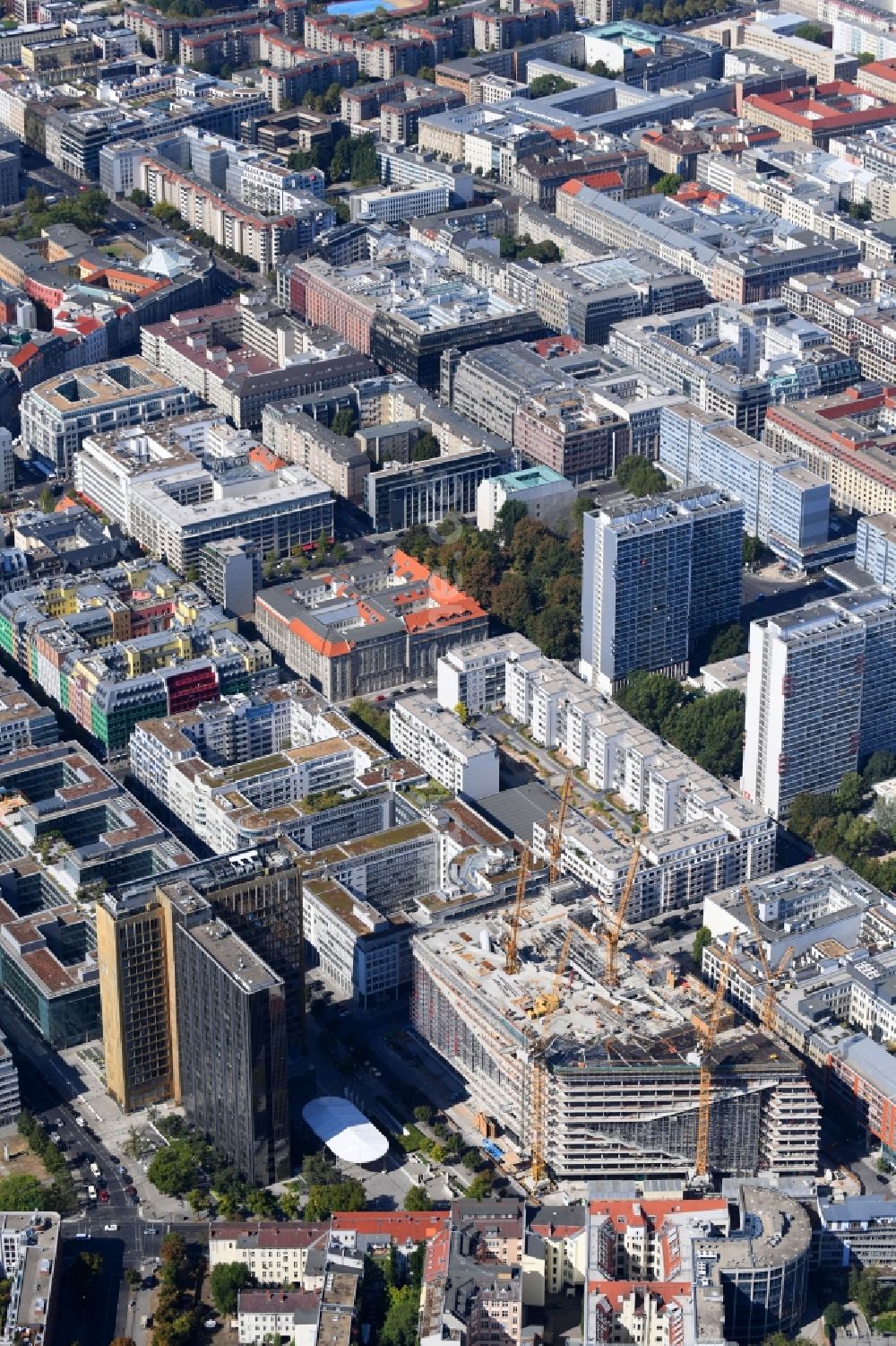 Berlin von oben - Baustelle des Neubaus Axel Springer Campus an der Krausenstraße - Schützenstraße in Berlin