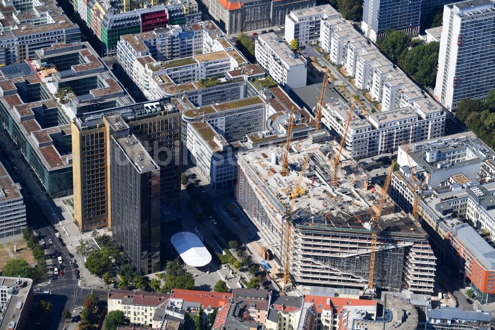 Berlin aus der Vogelperspektive: Baustelle des Neubaus Axel Springer Campus an der Krausenstraße - Schützenstraße in Berlin