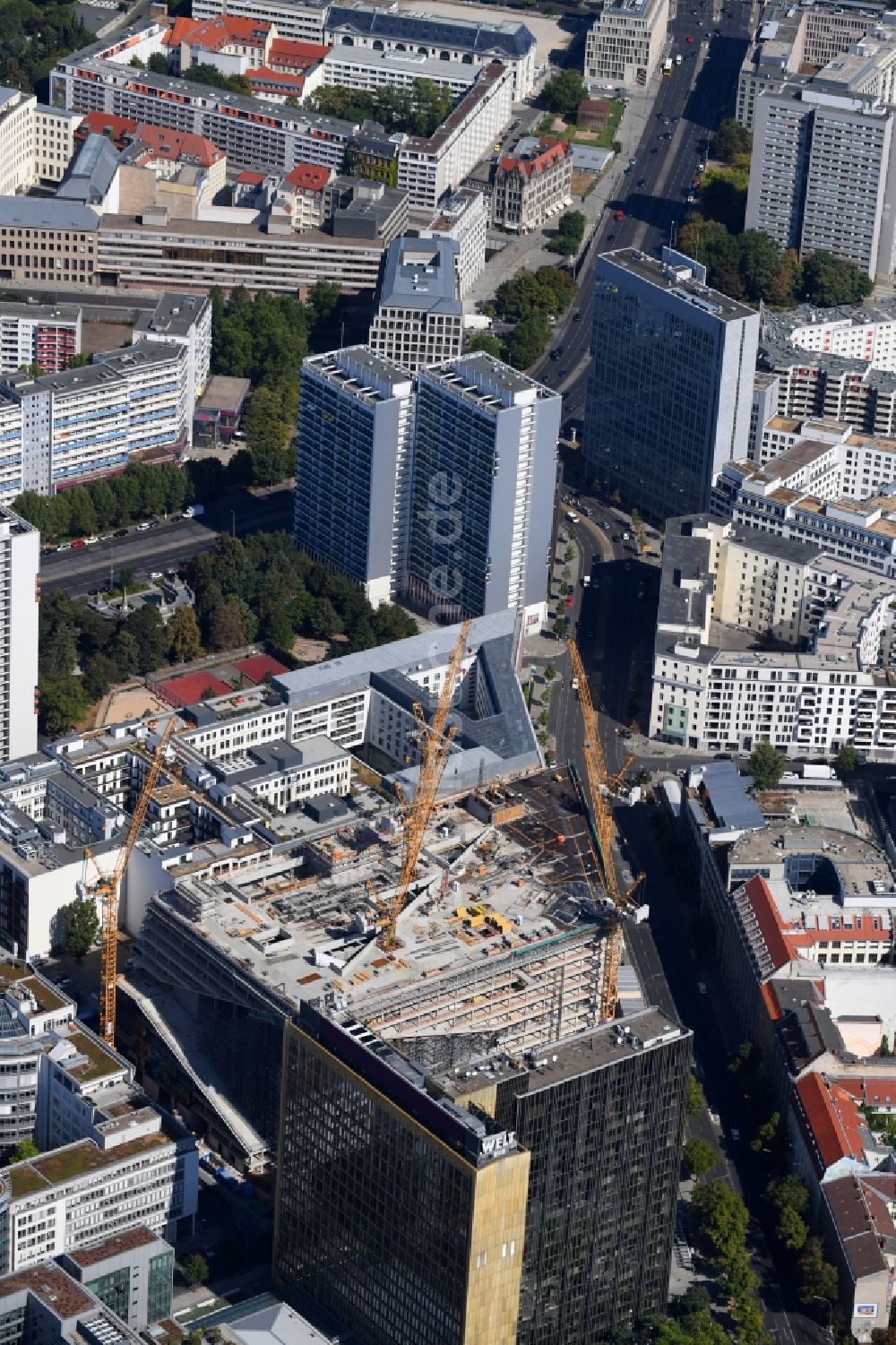 Berlin von oben - Baustelle des Neubaus Axel Springer Campus an der Krausenstraße - Schützenstraße in Berlin