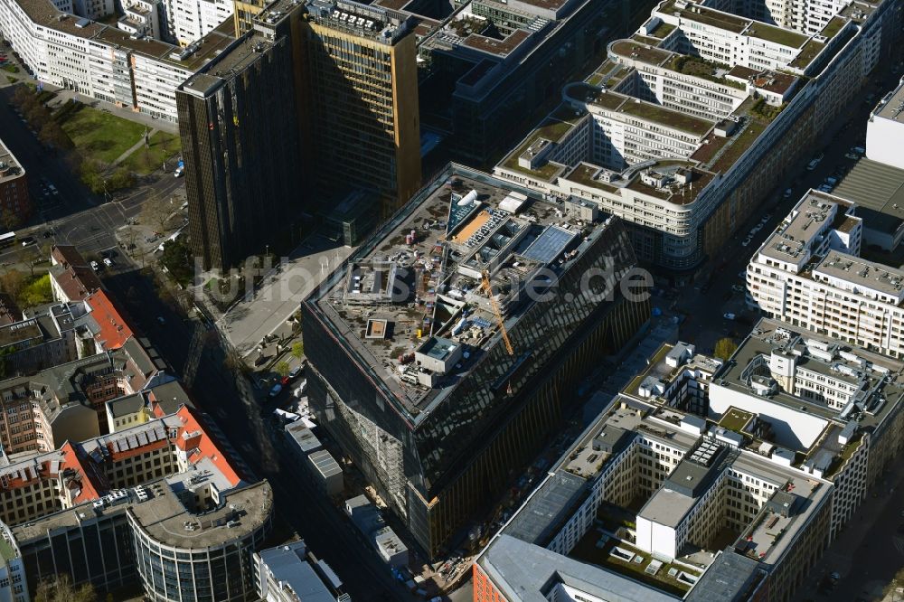 Berlin von oben - Baustelle des Neubaus Axel Springer Campus an der Krausenstraße - Schützenstraße in Berlin