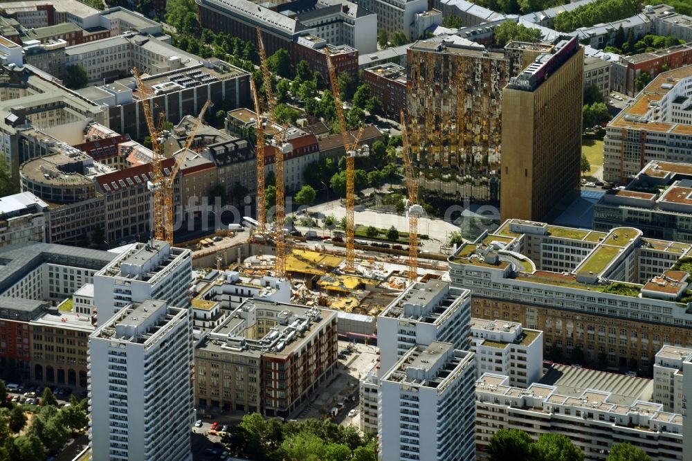 Berlin aus der Vogelperspektive: Baustelle des Neubaus Axel Springer Campus - OMA an der Krausenstraße - Schützenstraße in Berlin