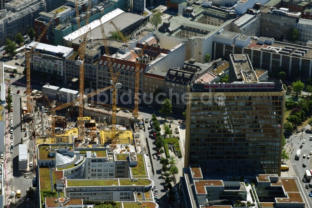 Luftaufnahme Berlin - Baustelle des Neubaus Axel Springer Campus - OMA an der Krausenstraße - Schützenstraße in Berlin