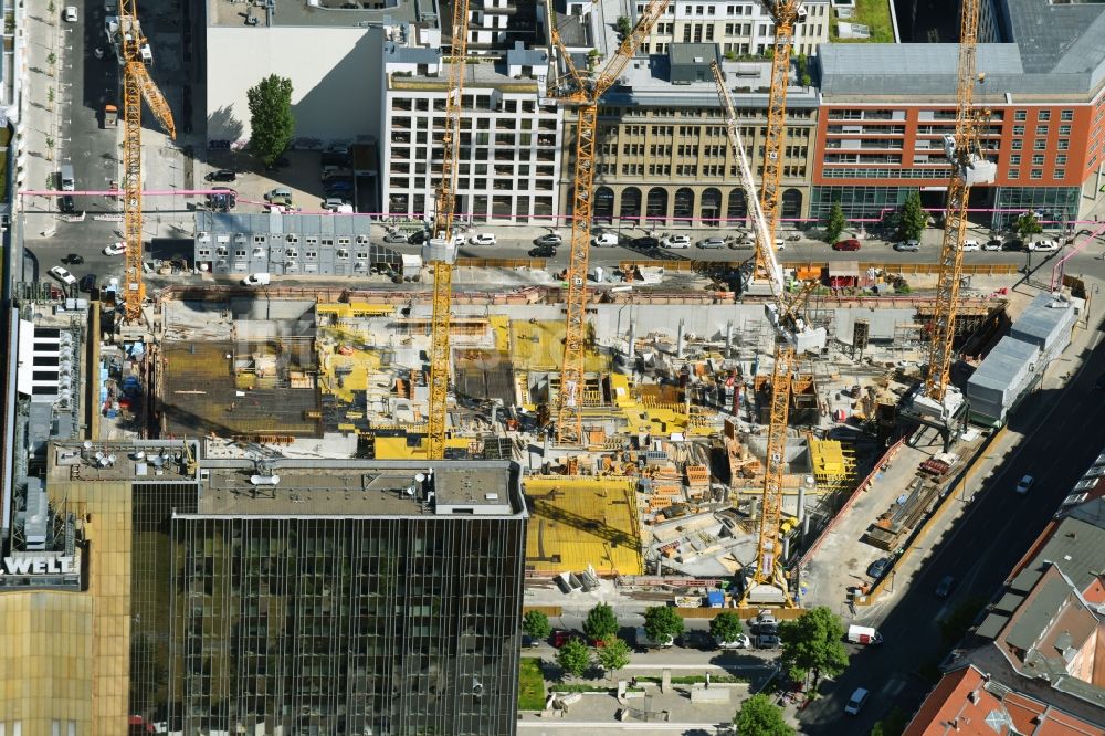 Luftbild Berlin - Baustelle des Neubaus Axel Springer Campus - OMA an der Krausenstraße - Schützenstraße in Berlin