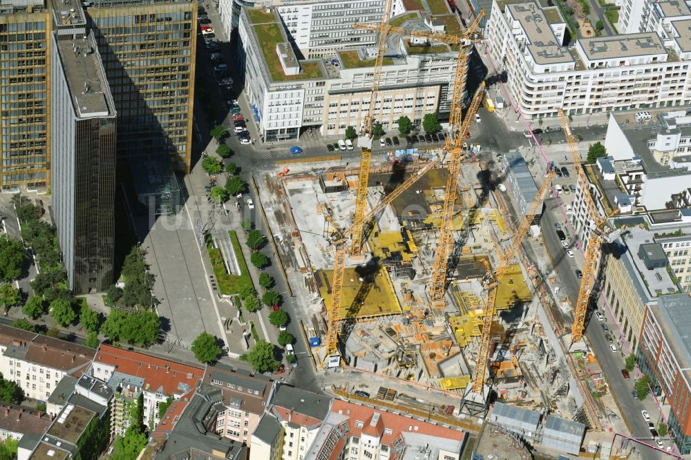 Luftbild Berlin - Baustelle des Neubaus Axel Springer Campus - OMA an der Krausenstraße - Schützenstraße in Berlin