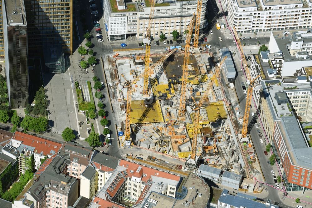 Berlin von oben - Baustelle des Neubaus Axel Springer Campus - OMA an der Krausenstraße - Schützenstraße in Berlin