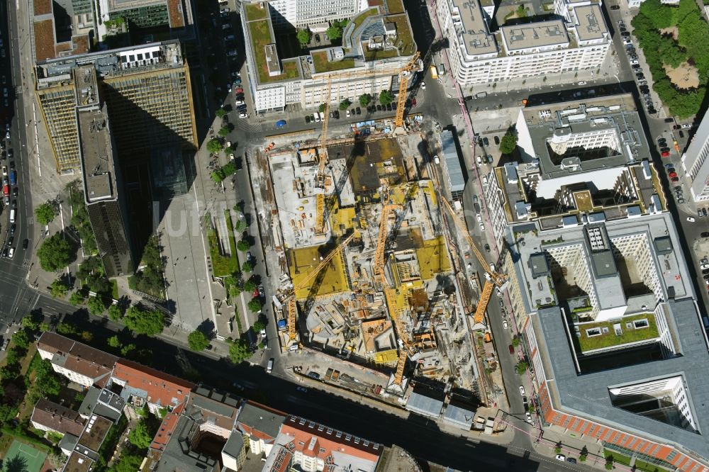 Luftaufnahme Berlin - Baustelle des Neubaus Axel Springer Campus - OMA an der Krausenstraße - Schützenstraße in Berlin