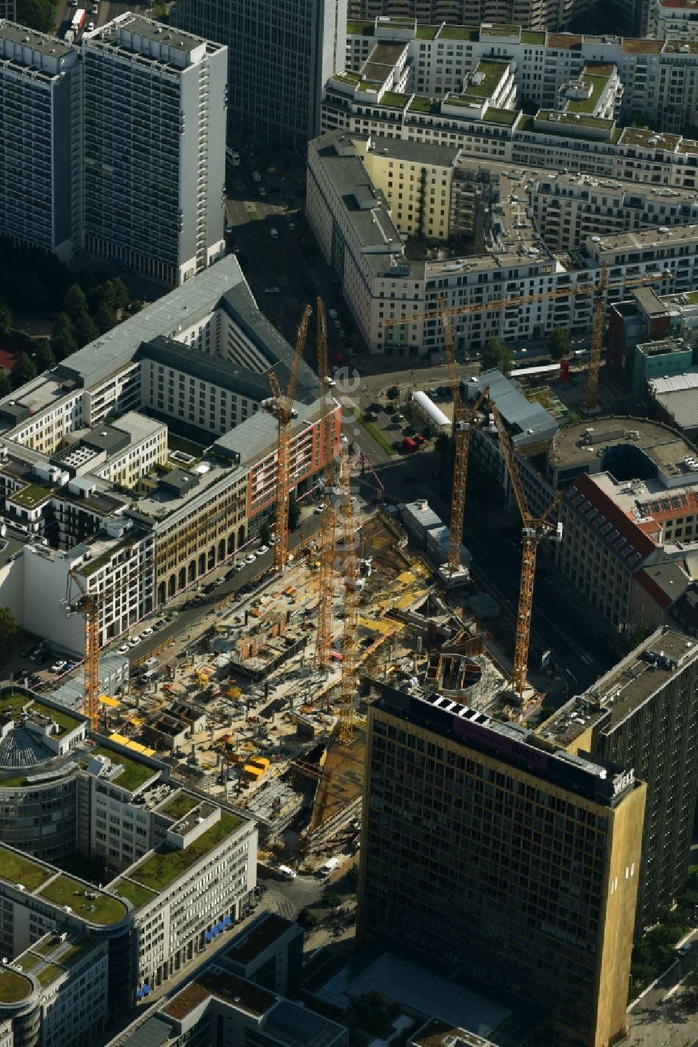 Luftbild Berlin - Baustelle des Neubaus Axel Springer Campus - OMA an der Krausenstraße - Schützenstraße in Berlin