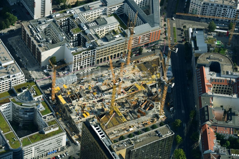 Luftaufnahme Berlin - Baustelle des Neubaus Axel Springer Campus - OMA an der Krausenstraße - Schützenstraße in Berlin