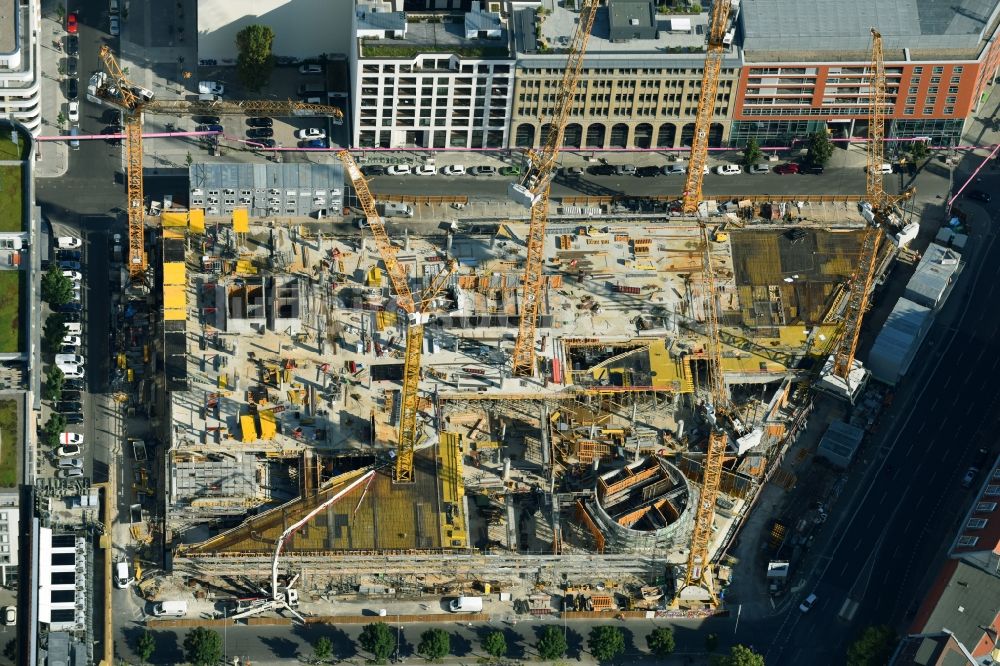 Berlin von oben - Baustelle des Neubaus Axel Springer Campus - OMA an der Krausenstraße - Schützenstraße in Berlin