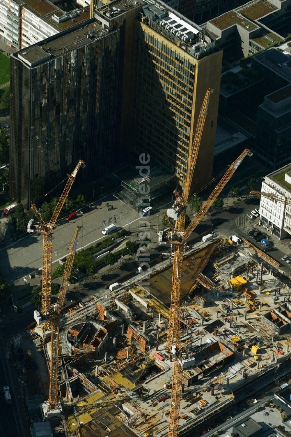 Luftbild Berlin - Baustelle des Neubaus Axel Springer Campus - OMA an der Krausenstraße - Schützenstraße in Berlin