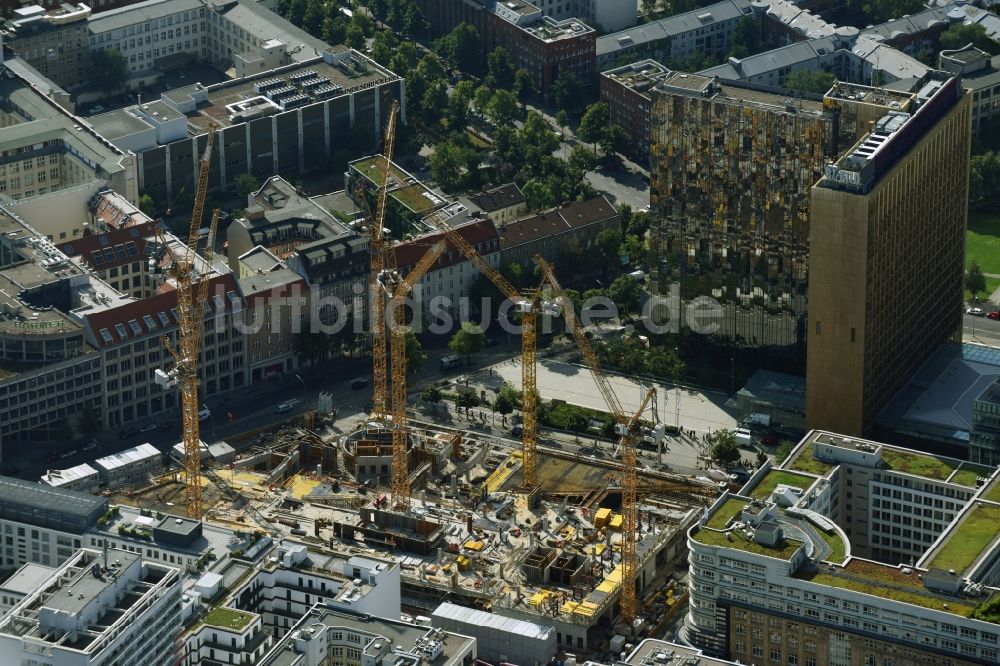 Berlin aus der Vogelperspektive: Baustelle des Neubaus Axel Springer Campus - OMA an der Krausenstraße - Schützenstraße in Berlin