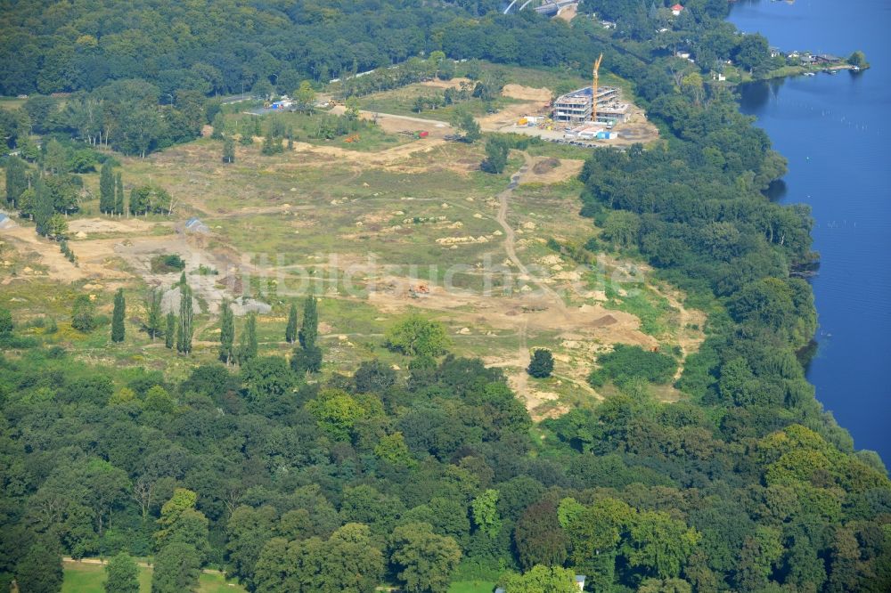 Luftbild Potsdam - Baustelle eines Neubaus auf dem Gelände der ehemaligen grauen Kasernen der russischen Armee in Potsdam im Bundesland Brandenburg