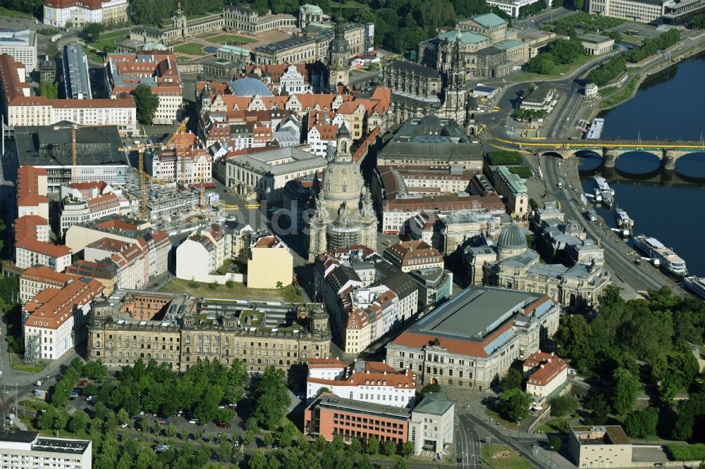 Luftaufnahme Dresden - Baustelle des Neubaus Neumarkt Palais City One an der Frauenkirche in der Altstadt in Dresden im Bundesland Sachsen