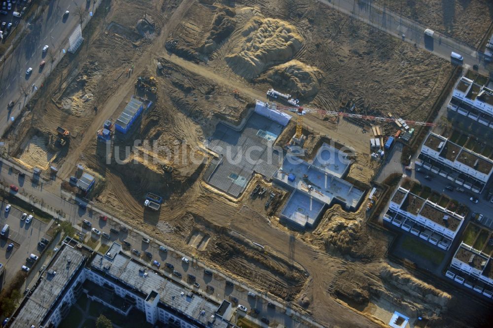 Luftaufnahme Berlin - Baustelle für neue Eigentumshäuser in der Truman-Allee in Berlin-Steglitz