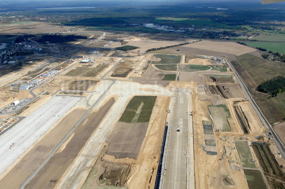 Luftbild Schönefeld - Baustelle neue südliche Landebahn auf dem Flughafen Schönefeld BBI