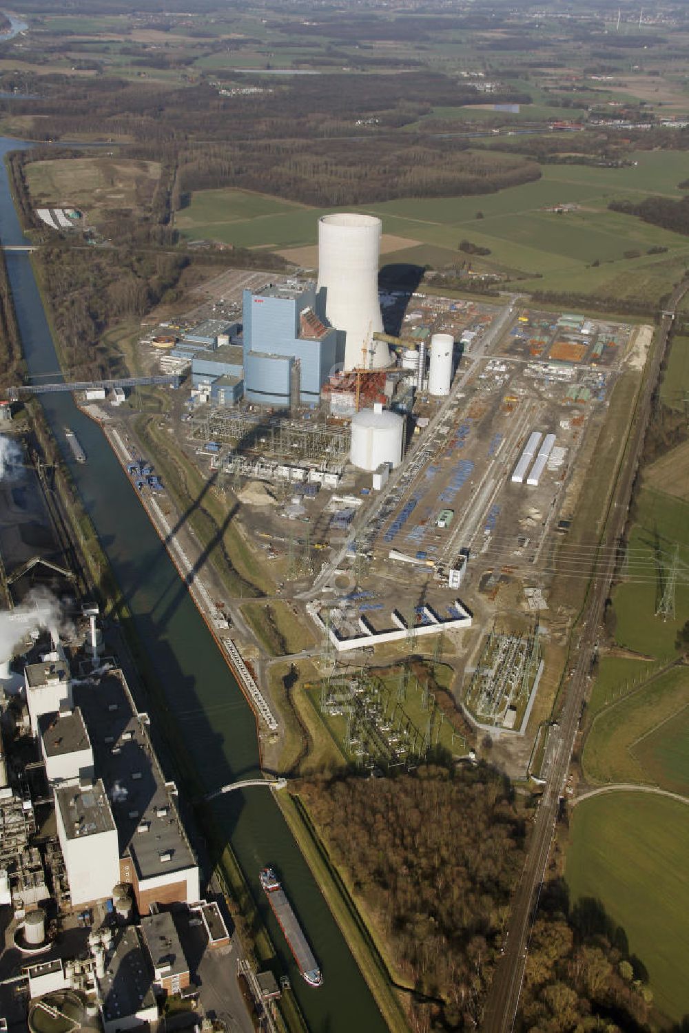 Datteln aus der Vogelperspektive: Baustelle des neue Steinkohlekraftwerk Datteln am Dortmund-Ems-Kanal