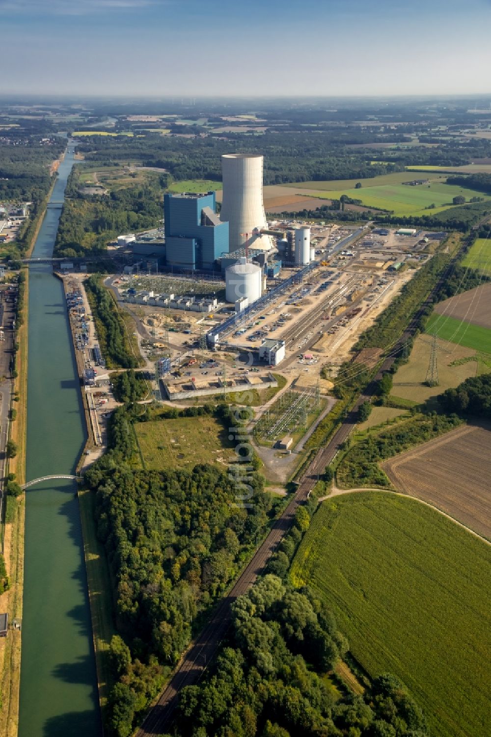 Datteln von oben - Baustelle des neue Steinkohlekraftwerk Datteln am Dortmund-Ems-Kanal im Bundesland Nordrhein-Westfalen