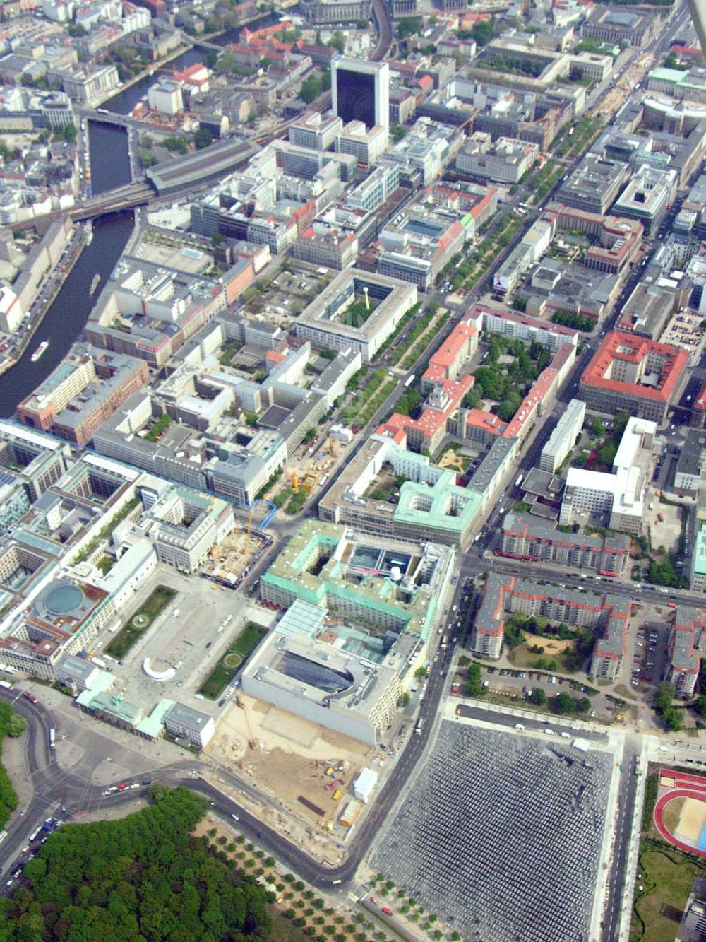 Luftbild Berlin - Baustelle der neuen US-Botschaft am Brandenburger Tor in Berlin