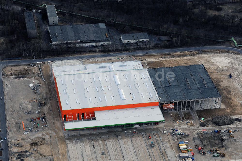 Berlin-Lichtenberg aus der Vogelperspektive: Baustelle des neuen Globus-Baumarkts in Berlin-Lichtenberg