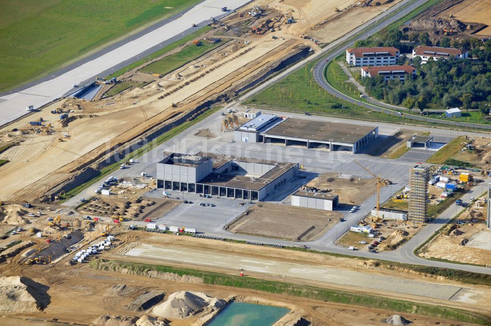 Berlin Schönefeld von oben - Baustelle des neuen Terminals am Flughafen Berlin Schönefeld (BBI)