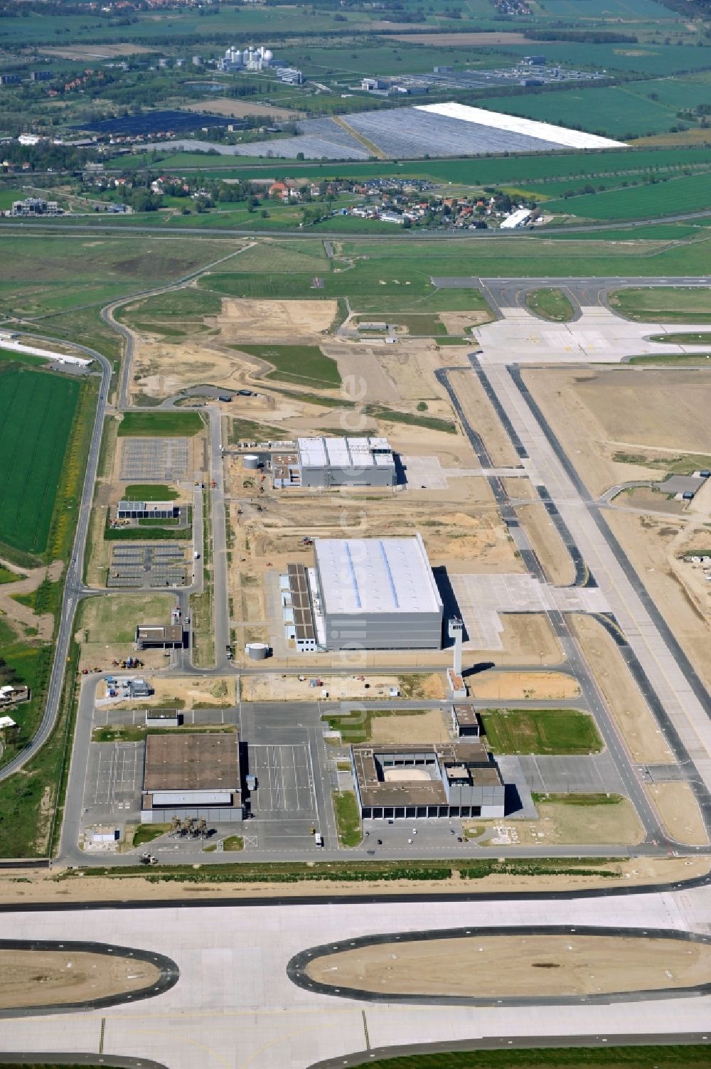 Luftbild Schönefeld - Baustelle des neuen Terminals am Flughafen Berlin Schönefeld ( BER / BBI )