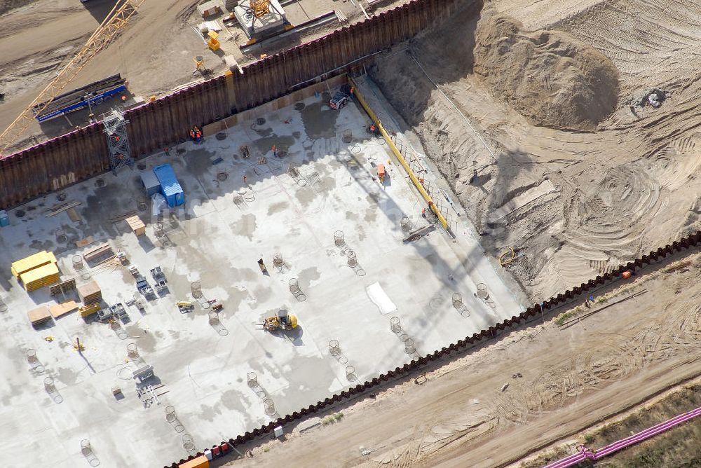 Schönefeld aus der Vogelperspektive: Baustelle des neuen Terminals am Flughafen Schönefeld (BBI)