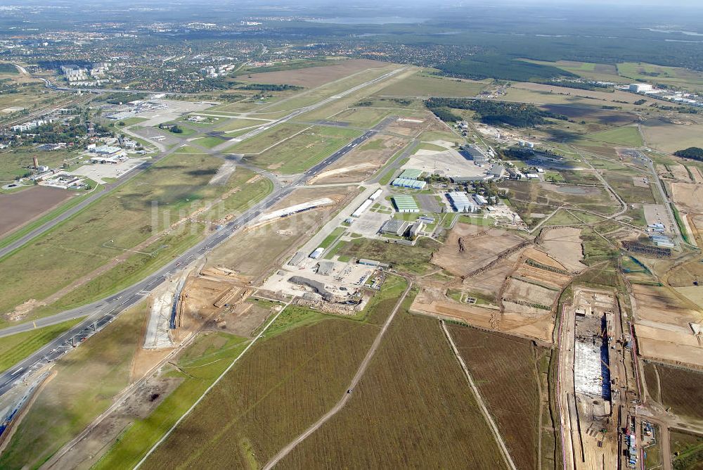 Luftaufnahme Schönefeld - Baustelle des neuen Terminals am Flughafen Schönefeld (BBI)