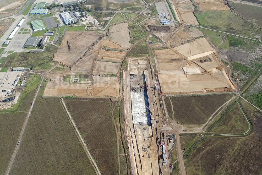 Schönefeld von oben - Baustelle des neuen Terminals am Flughafen Schönefeld (BBI)