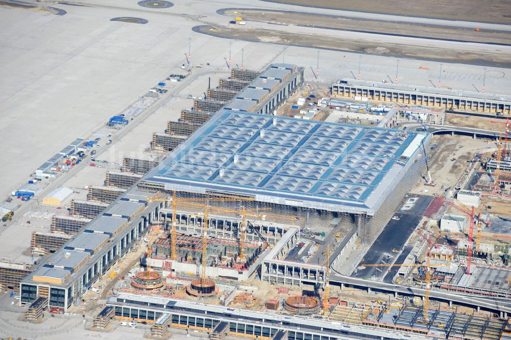 Luftbild Schönefeld - Baustelle des neuen Terminals am Flughafen Schönefeld (BBI)