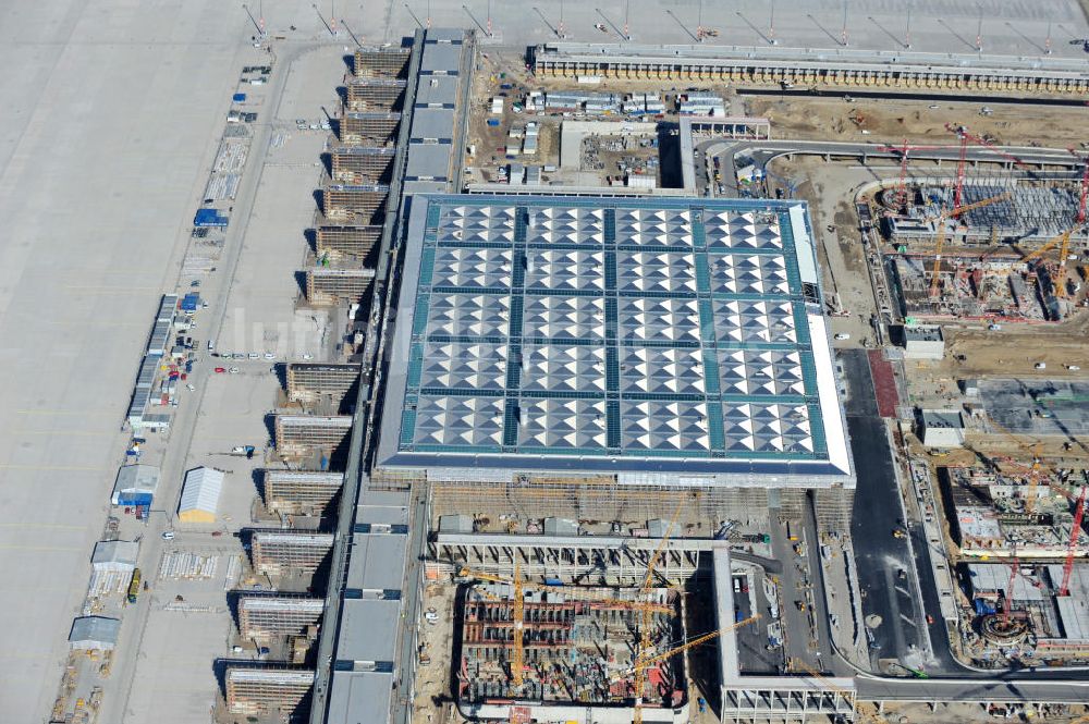 Luftbild Schönefeld - Baustelle des neuen Terminals am Flughafen Schönefeld (BBI)