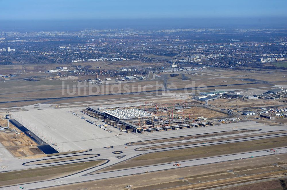 Luftaufnahme Schönefeld - Baustelle des neuen Terminals am Flughafen Schönefeld (BBI)