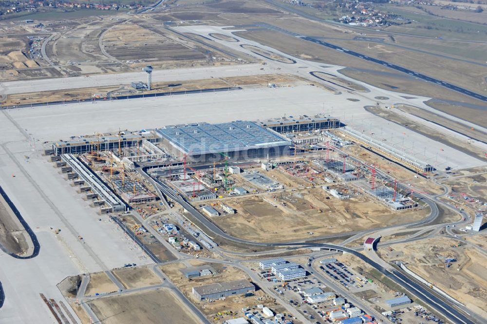 Luftaufnahme Schönefeld - Baustelle des neuen Terminals am Flughafen Schönefeld (BBI)