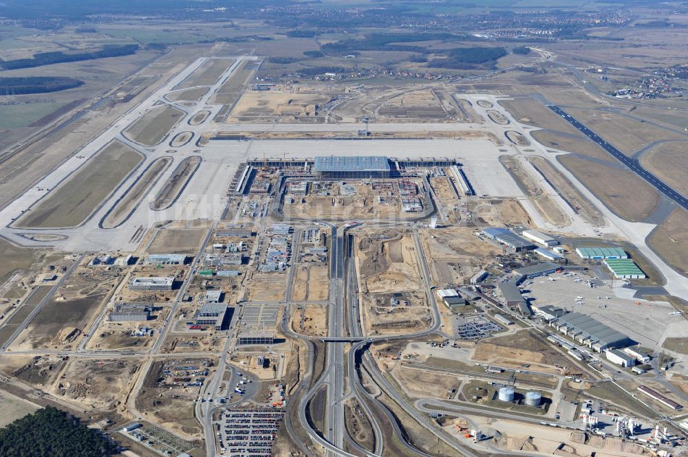 Luftbild Schönefeld - Baustelle des neuen Terminals am Flughafen Schönefeld (BBI)