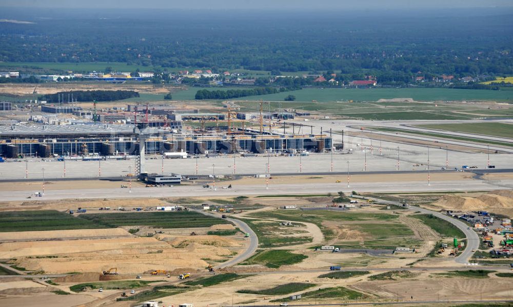 Luftbild Schönefeld - Baustelle des neuen Terminals am Flughafen Schönefeld (BBI)