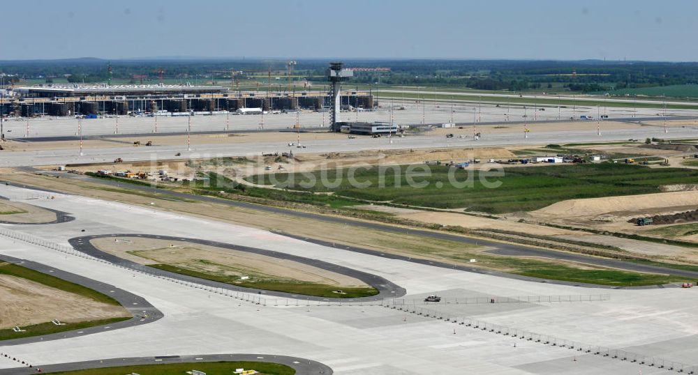 Luftaufnahme Schönefeld - Baustelle des neuen Terminals am Flughafen Schönefeld (BBI)