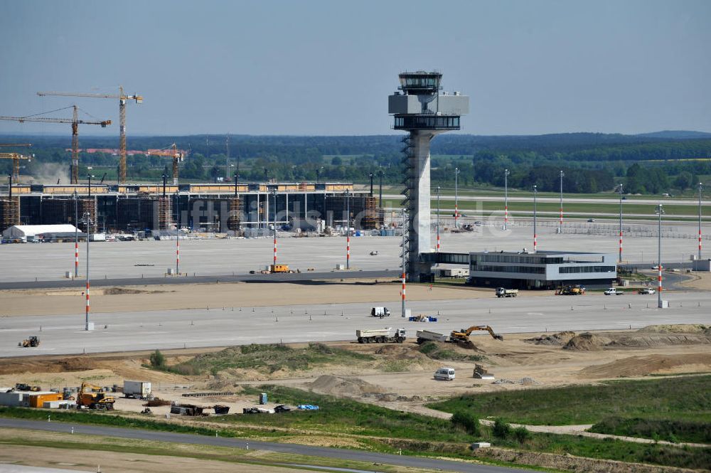 Luftbild Schönefeld - Baustelle des neuen Terminals am Flughafen Schönefeld (BBI)