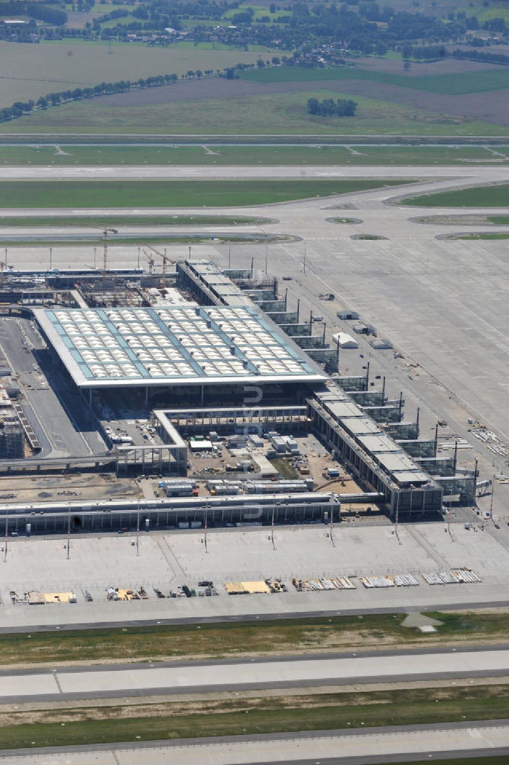 Luftaufnahme Schönefeld - Baustelle des neuen Terminals am Flughafen Schönefeld (BBI)