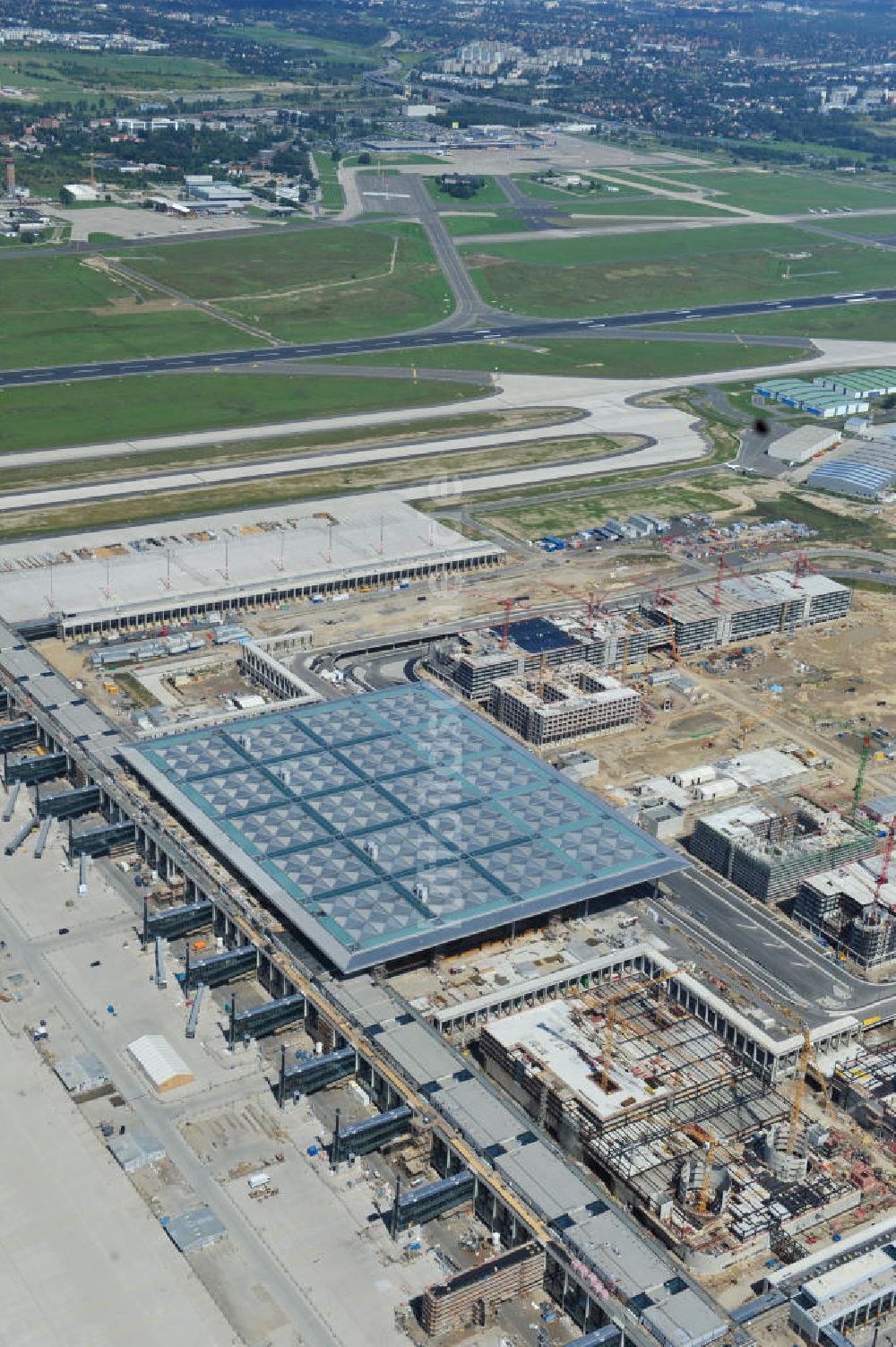 Luftbild Schönefeld - Baustelle des neuen Terminals am Flughafen Schönefeld (BBI)