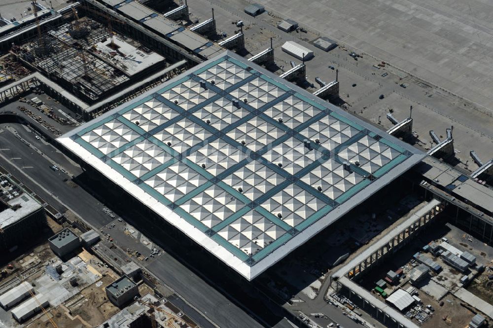 Luftaufnahme Schönefeld - Baustelle des neuen Terminals am Flughafen Schönefeld (BBI)