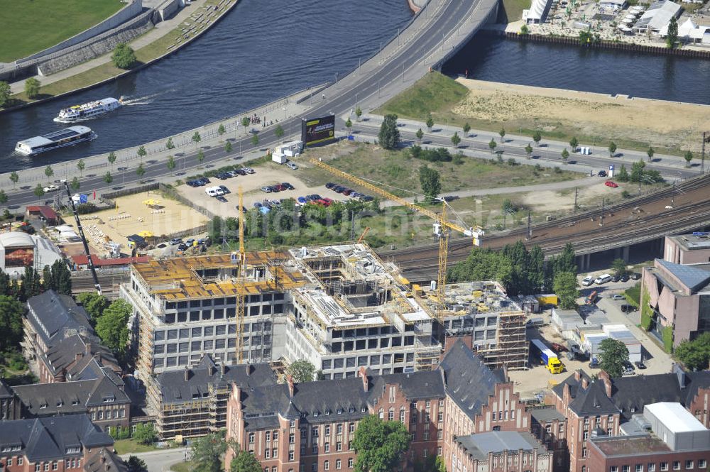 Berlin von oben - Baustelle der neuen Vorklinik und des Forschungszentrums für Neuro- und Immunwissenschaften der Charité in Berlin