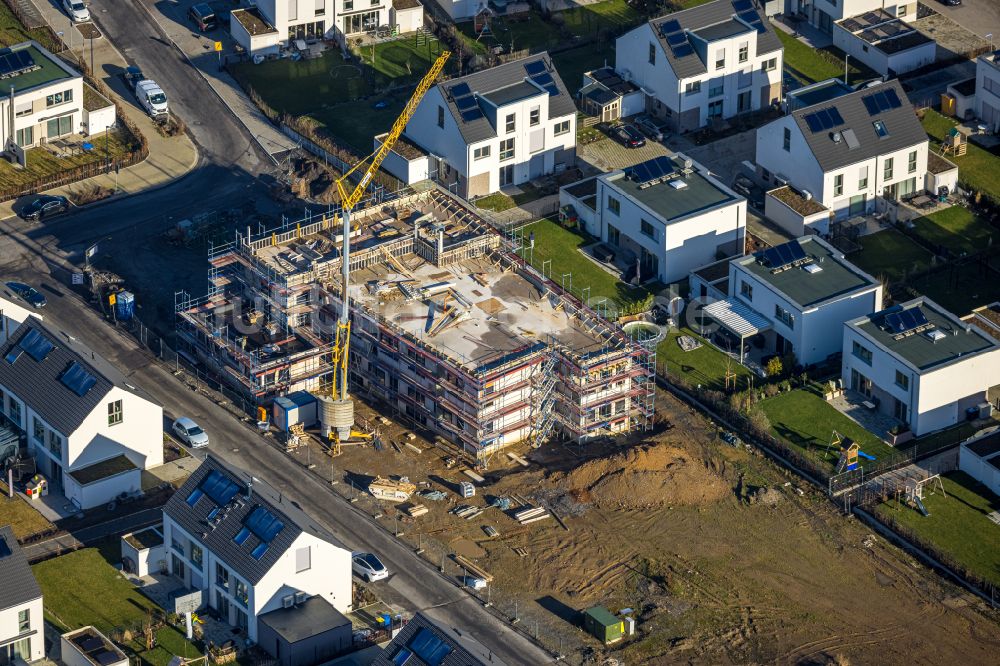 Holzwickede von oben - Baustelle neum Neubau des Wohnpark Emscherquelle in Holzwickede im Bundesland Nordrhein-Westfalen, Deutschland