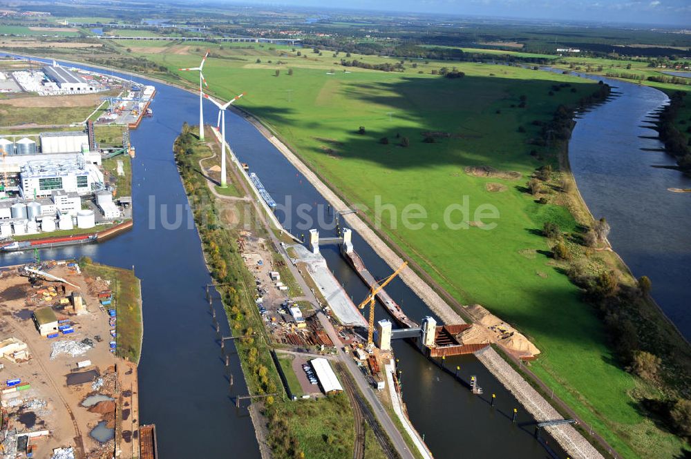 Luftbild Magdeburg - Baustelle Niedrigwasserschleuse Magdeburg im Rothenseer Verbindungskanal