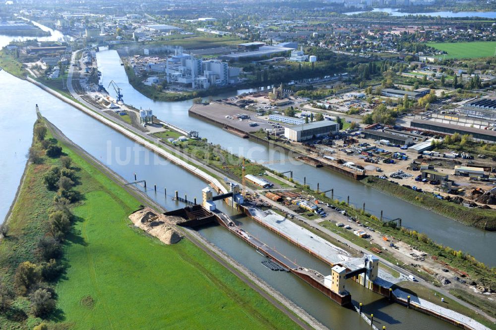 Magdeburg von oben - Baustelle Niedrigwasserschleuse Magdeburg im Rothenseer Verbindungskanal