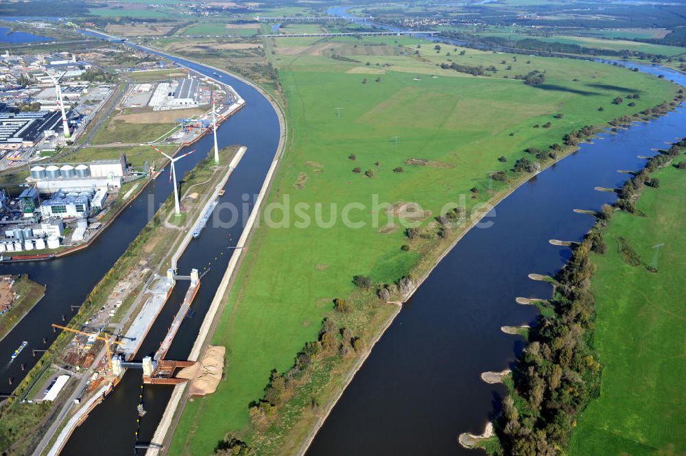 Magdeburg aus der Vogelperspektive: Baustelle Niedrigwasserschleuse Magdeburg im Rothenseer Verbindungskanal